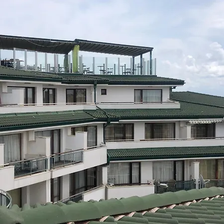 Lejlighed Penthouse In Emerald. Beach, & Spa *