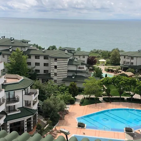 Penthouse In Emerald. Beach, & Spa Appartement *